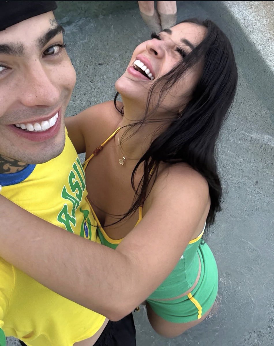 Karolbu2014's tweet photo. 😍🌻😈💙😈🌻💙 Amando #naim #kathy https://t.co/uQgTHQmA3Q