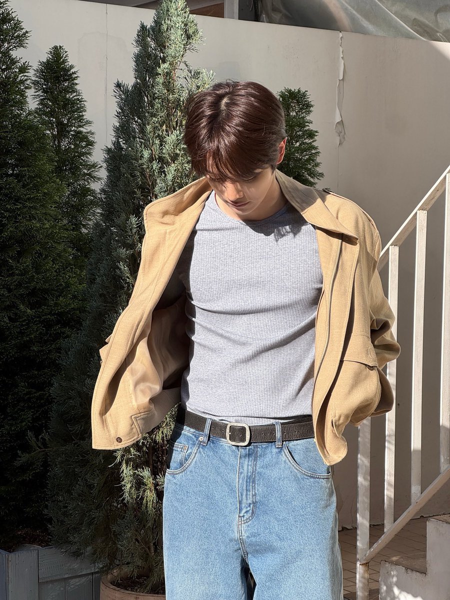 riizesinchan's tweet photo. Good afternoon. Are you having a good day today ? https://t.co/sY3Q0pWxly