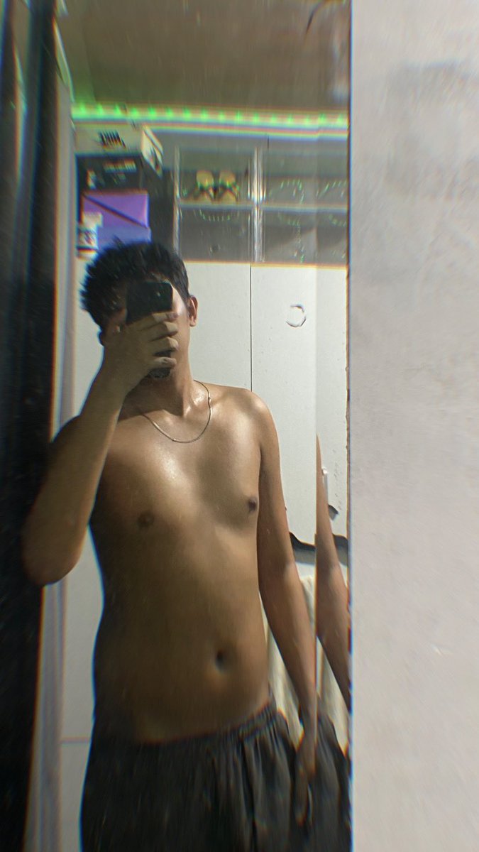 jekorcpt's tweet photo. gusto ko na magka abs 😭 https://t.co/ak4qpuelZ0