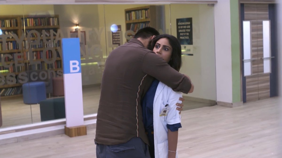 klaroliner123's tweet photo. Dr. Ishani ka reaction when she got hugged by Sid 🤣🤣🤣🤣🤣🤣🤣🤣🤣
Ishani is really adorable 🤣🤣❤️❤️❤️
#SidIsha https://t.co/1x71dhPGoK