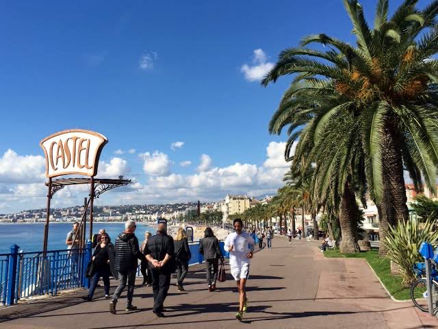 H_Razzer's tweet photo. The Promenade des Anglais (Nice / French Riviera) https://t.co/yYqZL51m3j