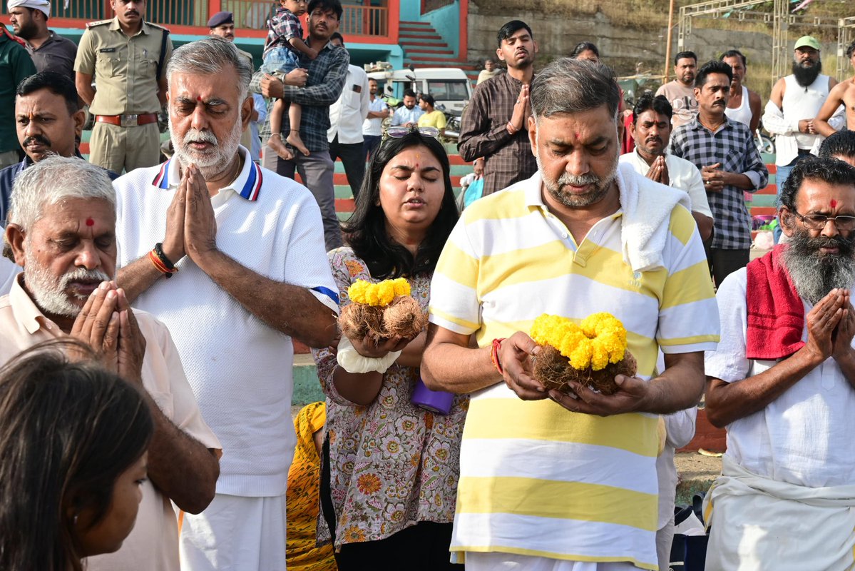 Prahlad Singh Patel ( वृक्ष से जल, जल से जीवन) tweet media