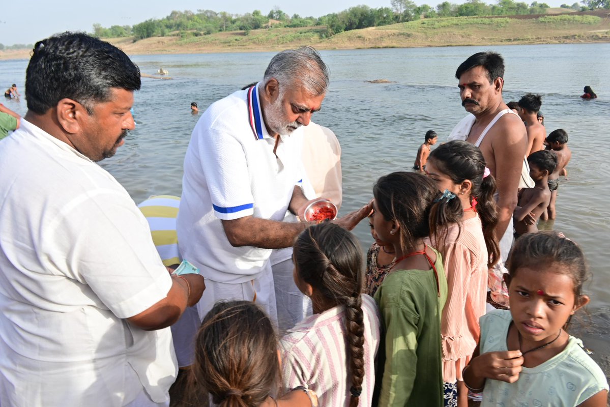 Prahlad Singh Patel ( वृक्ष से जल, जल से जीवन) tweet media