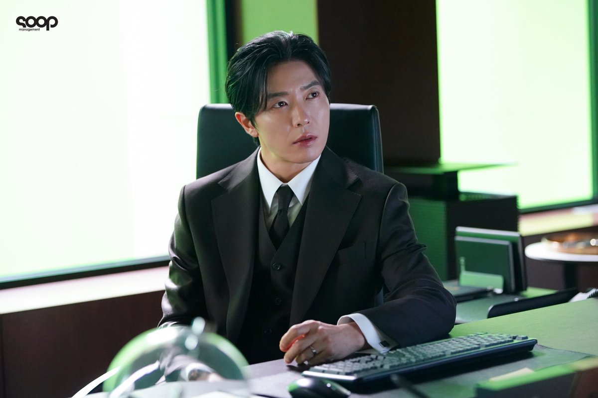soop_ent's tweet photo. 온오프 확실한 재욱 배우에게 오늘도 치이고 갑니다 (ღˇᴗˇ)
전재열 on! 열일하는 부회장님 모습에 심장이 아프고요... https://t.co/AXRSrwUrpO