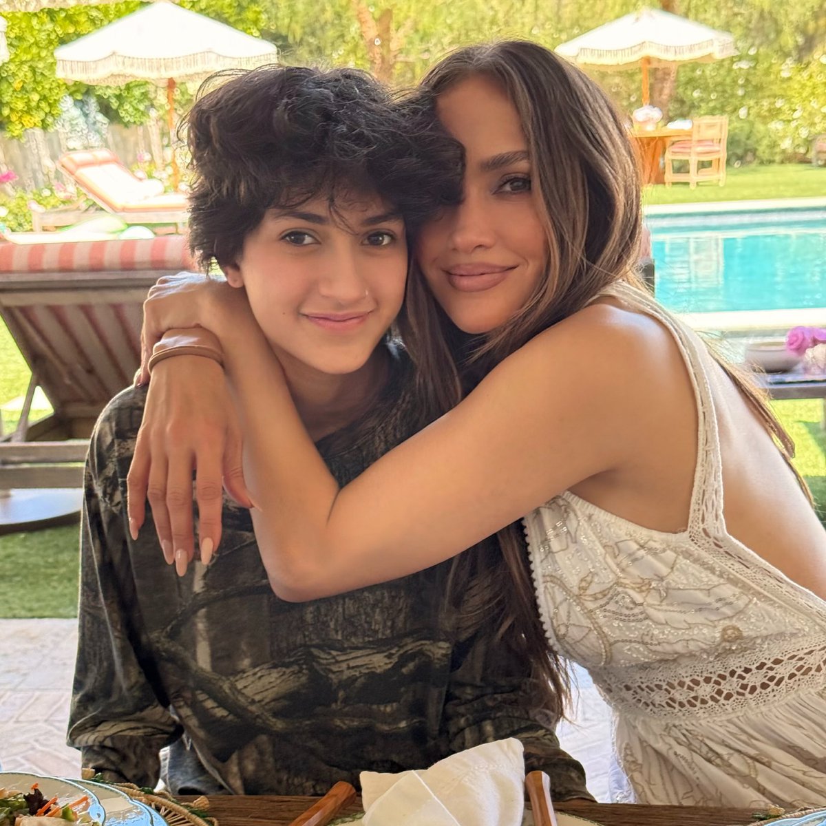 jlo tweet media