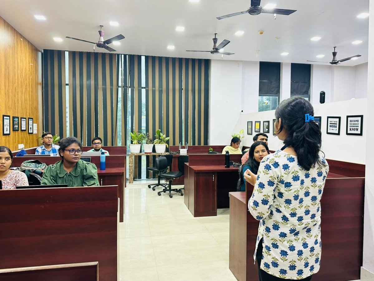 CUrjaswee's tweet photo. Just delivered an interactive session on Google Antigravity new features and its impact on the future of AI-powered software development.

#Google #Antigravity #GoogleAntigravity #ArtificialIntelligence #Software #Development #AI #coding #Travarsa #Technology https://t.co/40hMjrTJWl