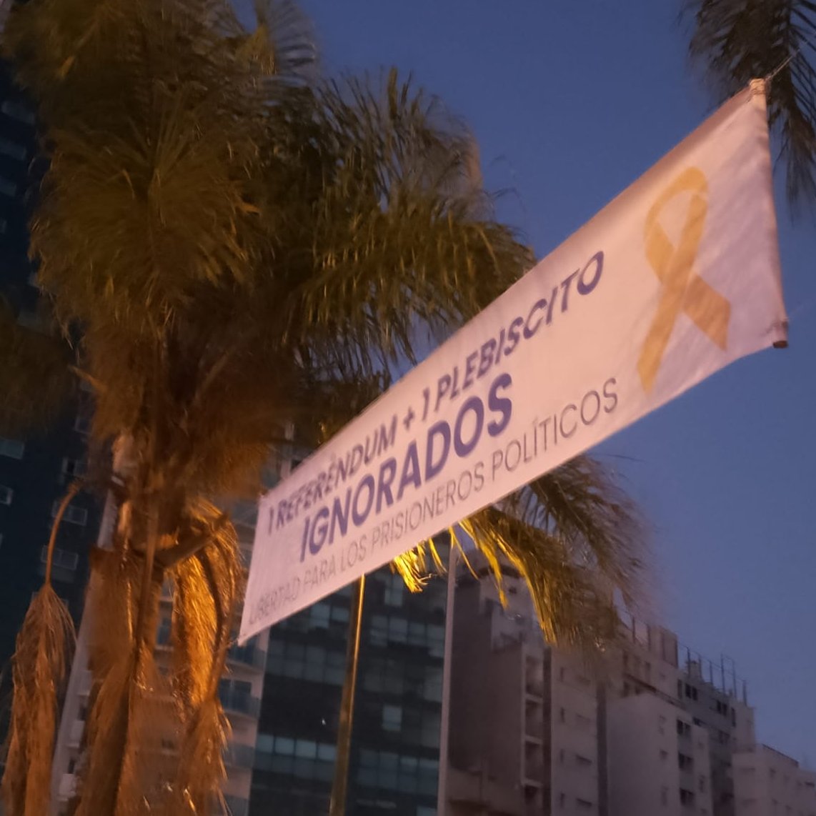 SeUruguay's tweet photo. 1 referéndum + 1 plebiscito #ignorados
Se los "pasaron por las partes";
le "enmendaron la plana al pueblo"
¡Tiranos temblad!

#SeTieneQueSaber #Caducidad 🎗️🇺🇾 https://t.co/EXFnbYRvI4