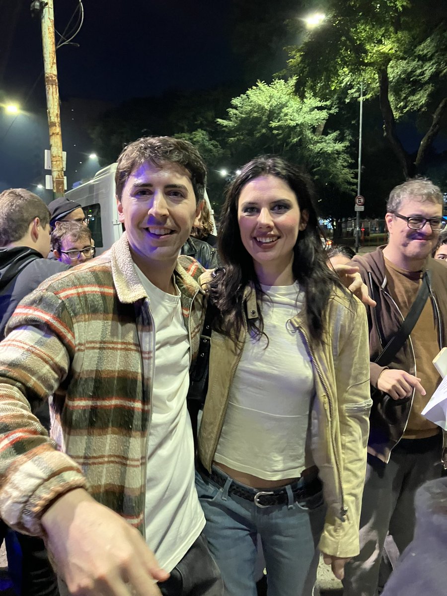 gonnthree's tweet photo. cómo se sigue después de esto chicos! 🥹❤️‍🔥💖 @wolfalicemusic @elliecrowsell thanks for everything!! 🇦🇷🤍 https://t.co/KPgX0uRBWL
