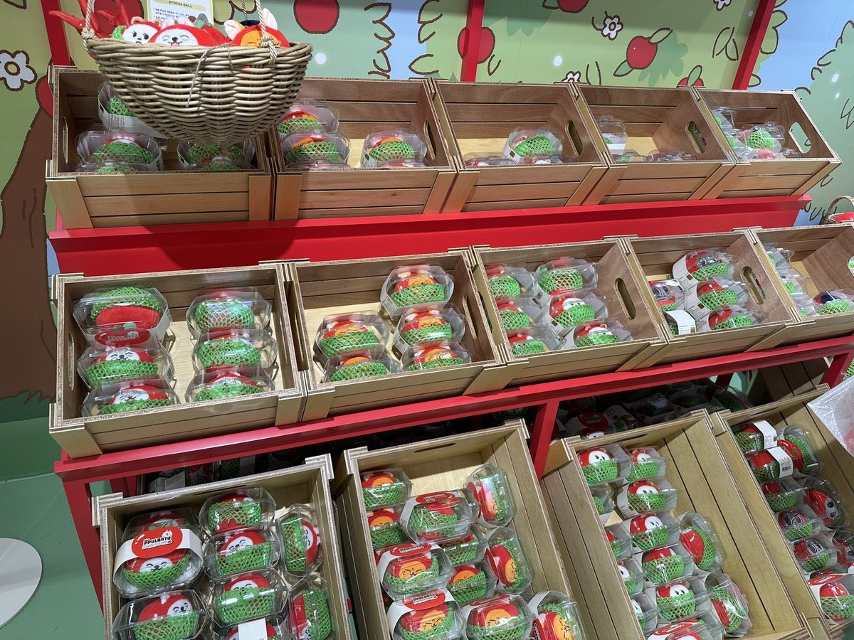 abcsbinnie's tweet photo. pls the ppulbatu appulbatu stress balls are literally stacked inside apple crates and baskets, i’m crying. 😭❤️

the appulbatu promo’s so cute 😭😭😭 https://t.co/c4kll4eBPu