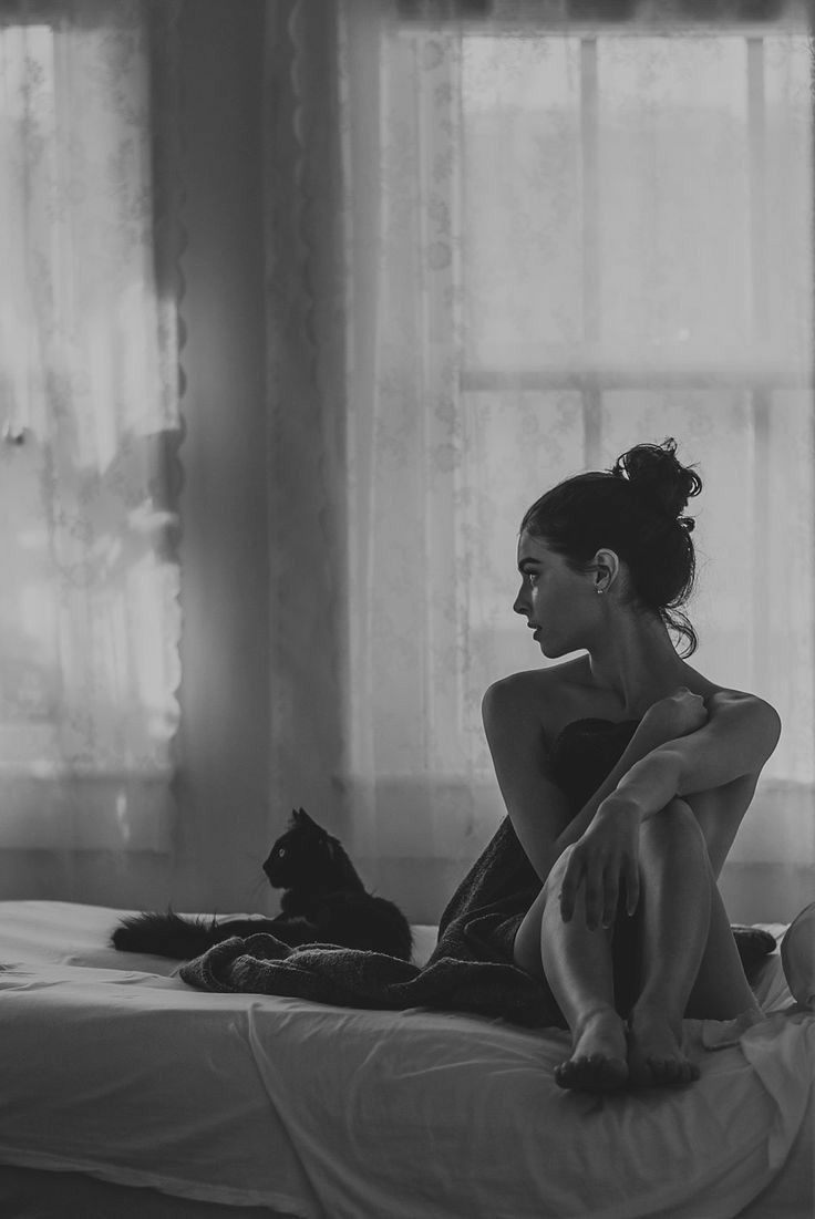 luzsalmar's tweet photo. "Sea cual fuere la sustancia de que están hechas las almas, la suya y la mía son idénticas."

▫️Emily Brontë https://t.co/VtLdeKuRwn