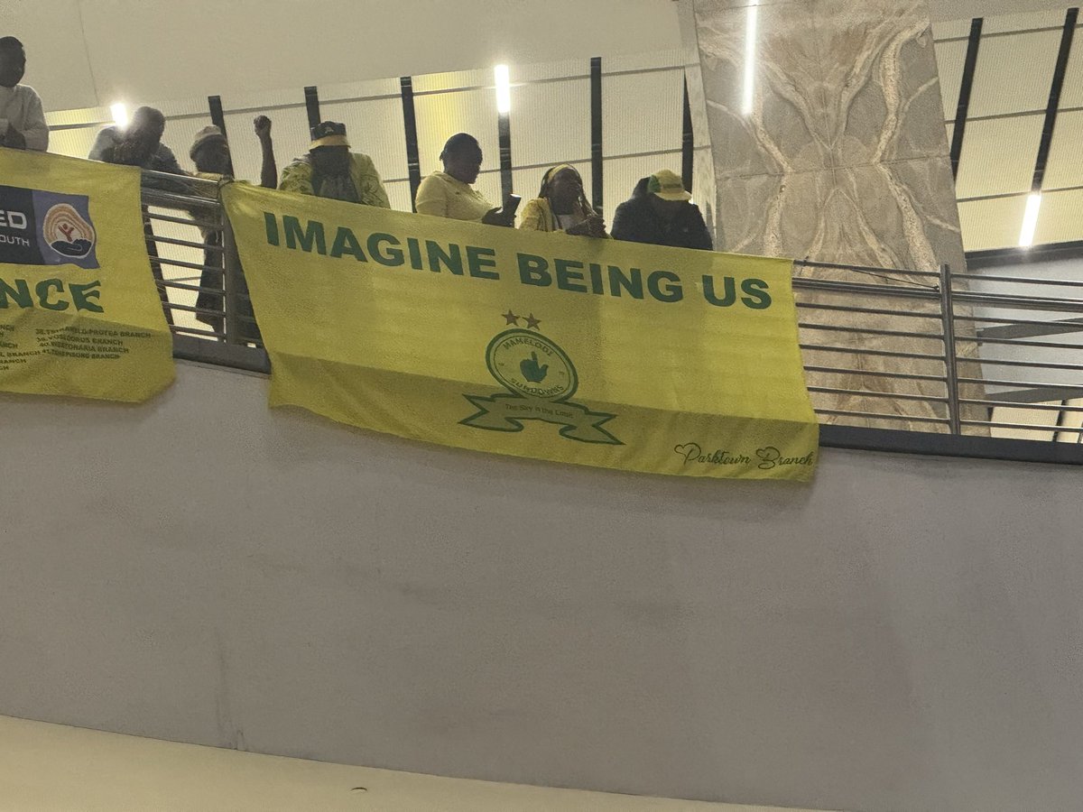 Bobosana_K's tweet photo. We dont engage with people that dont use aiport to come to South Africa #cafclfinal https://t.co/syEjH2KFmz