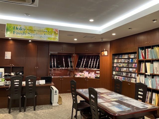 pearl_flute_jp's tweet photo. ♬パールフルートショップ情報♬
5月20日発売：国内未発売の特別仕様、Quantzシリーズ管体銀製モデル、ドルチェ楽器東京店@DolceTokyo様に在庫ございます😍 
数量限定品！！管体銀製モデルで頭部管にはAg958を採用、さらにアネロワンショルダーバッグがついた、お得な1本です♪
最新の在庫状況は、お店までお問い合わせ下さい😊

🔎Quantzシリーズ管体銀製モデル：https://t.co/3kZdGkGkWy