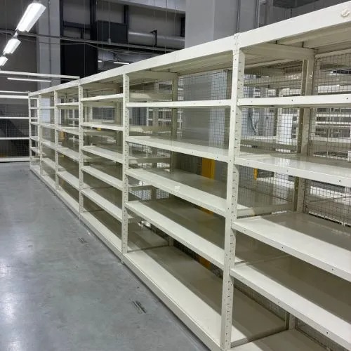 matebank's tweet photo. 【業務用スチールラックが11,500円～】
お疲れ様です！
物流倉庫で使えるスチールラックが入荷しました。230台以上の大量入荷です💪

奥行き450mm、600mmの2種類をご用意👌
#物流
#企業公式相互フォロー
#企業公式さんと繋がりたい https://t.co/vWwubkNM9e