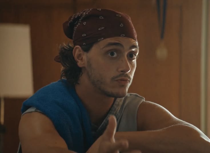 MahryneOff's tweet photo. Just realised why I - as a late 90s woman - found John Logan that attractive in off campus. That's because Antonio Cipriano is the perfect combinaison of Jackson Rathbone and 2014s Ashton Irwin https://t.co/DJ8XTbtuky