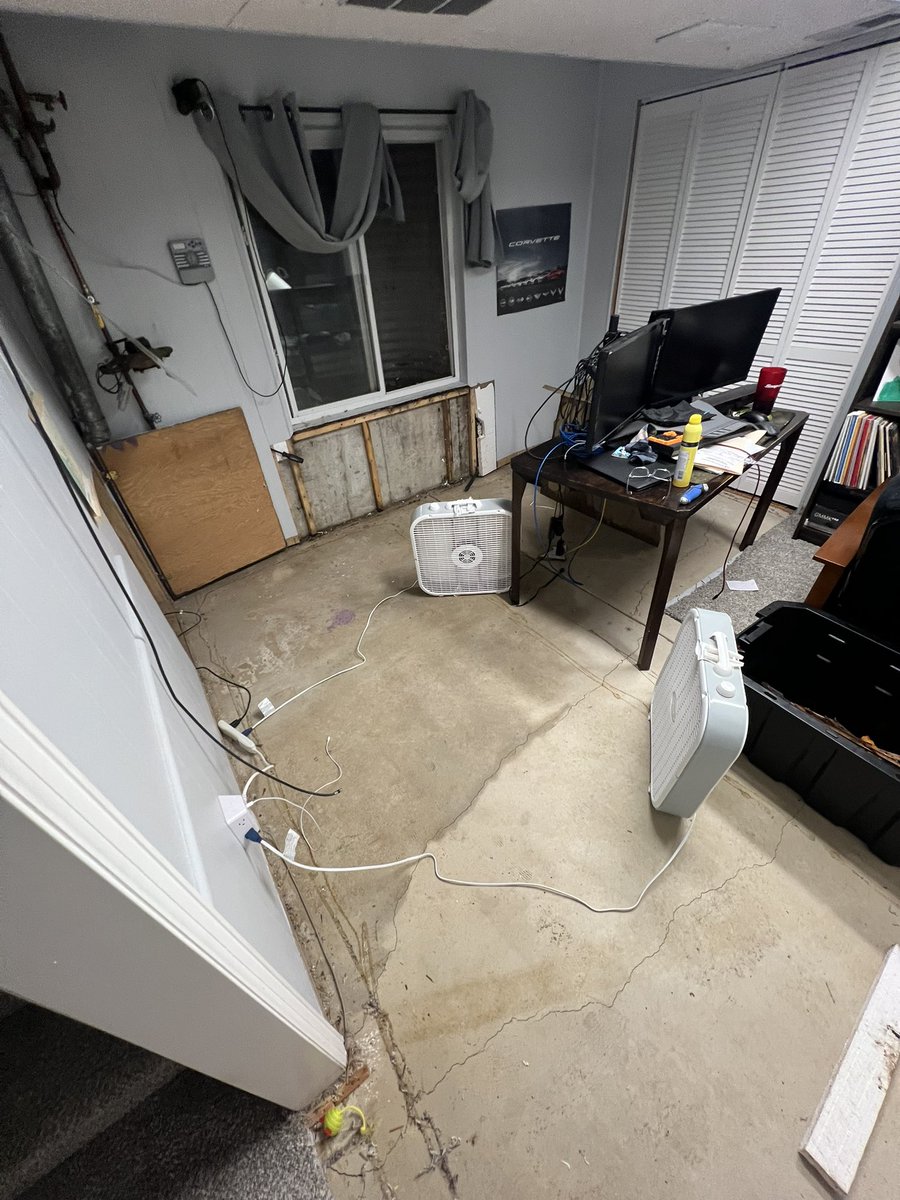 inner_willl's tweet photo. Nothing like the basement flooding the night before a very important day 🧘‍♂️ the stoics wrote about this https://t.co/iYGjaScLrn