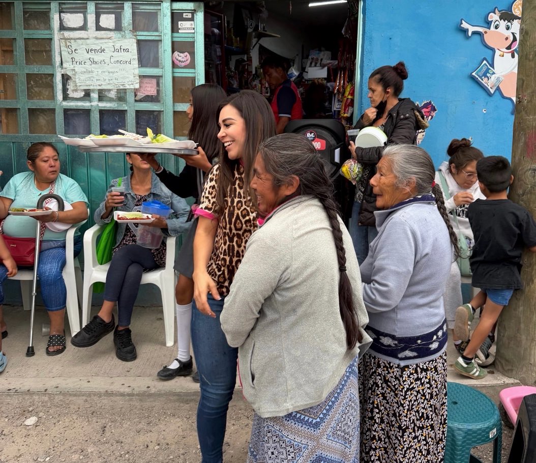 ShirleyPonce_'s tweet photo. Seguiremos construyendo puentes de diálogo, cercanía y trabajo conjunto, porque escuchar, acompañar y mantenernos presentes en sus colonias es parte de servir a la ciudadanía. https://t.co/gu60YU7ZwZ