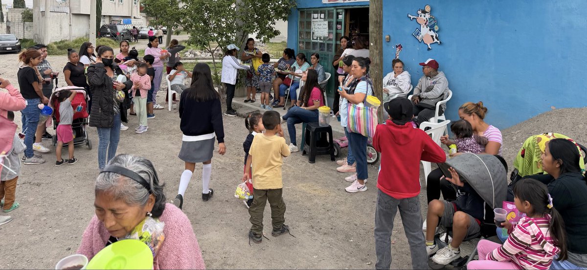 ShirleyPonce_'s tweet photo. Seguiremos construyendo puentes de diálogo, cercanía y trabajo conjunto, porque escuchar, acompañar y mantenernos presentes en sus colonias es parte de servir a la ciudadanía. https://t.co/gu60YU7ZwZ