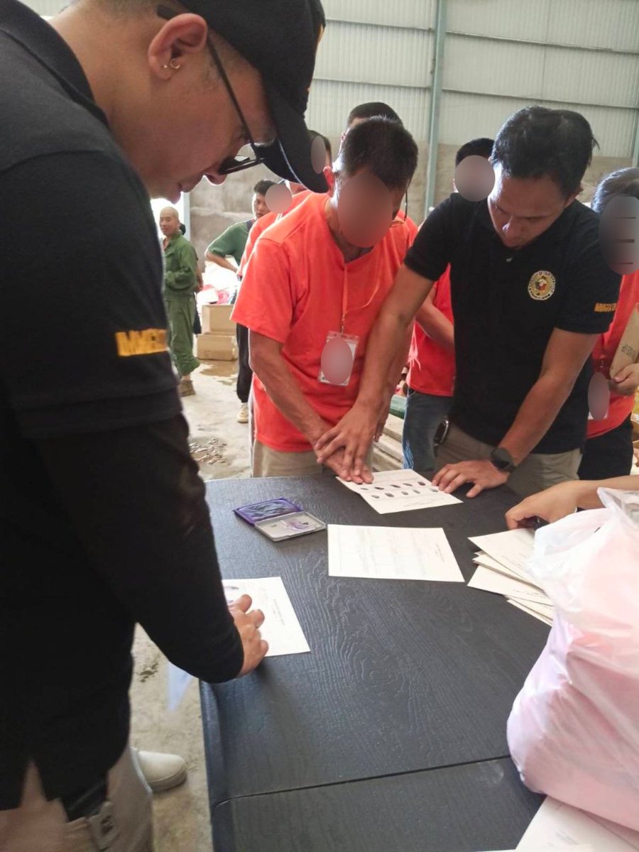 AFPCRS's tweet photo. BI XI, 10ID Apprehend 24 Chinese Nationals in Panabo Enforcement Operation
#OneAFPOnePhilippines
#StrongAFPStrongPhilippines
#OurSeasOurRightsOurFuture
#ProtectingtheSeasSecuringOurFuture
#AFPyoucanTRUST
#MatatagNaSandigan 🫡🇵🇭 https://t.co/xhMAFA5toy