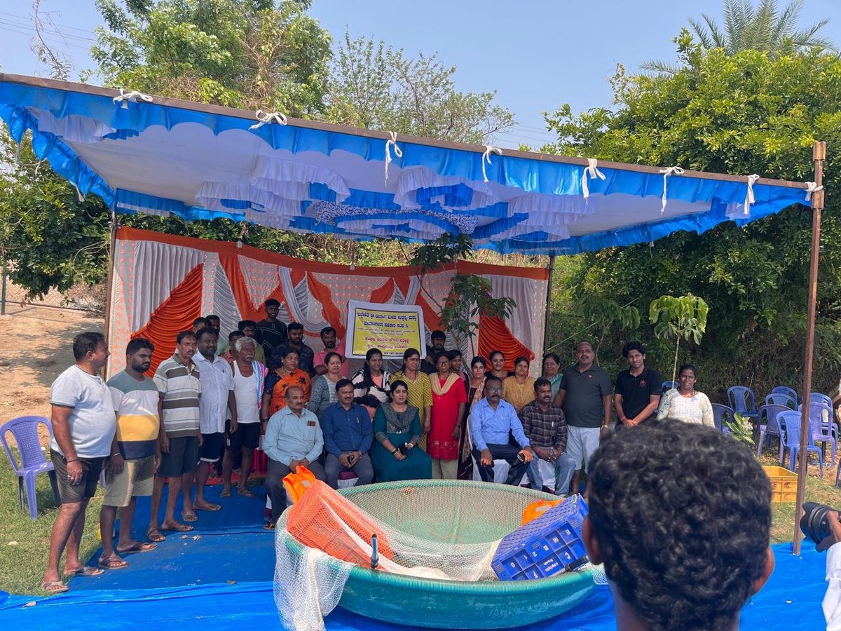 DOFGOK's tweet photo. ದಿನಾಂಕ: 25/05/2026 ರಂದು ಬೆಂಗಳೂರು ನಗರ ಜಿಲ್ಲೆ, ಬೆಂಗಳೂರು ದಕ್ಷಿಣ ತಾಲ್ಲೂಕು ರಾಮಚಂದ್ರ ಹಿರೇಕೆರೆಯಲ್ಲಿ ಶ್ರೀಮತಿ ಯಶಸ್ವಿನಿ ಟಿ.ಎನ್., ಮೀನುಗಾರಿಕೆ ಜಂಟಿ ನಿರ್ದೇಶಕರು, ಬೆಂಗಳೂರು ವಲಯ ಇವರ ಅಧ್ಯಕ್ಷತೆಯಲ್ಲಿ ಉದ್ದೇಶಿತ ಭಜರಂಗಿ ಮೀನುಗಾರರ ಸಹಕಾರ ಸಂಘದವರಿಗೆ ಕೌಶಲ್ಯ ಪರೀಕ್ಷೆಯನ್ನು ನೆಡೆಸಲಾಯಿತು. (1/2) https://t.co/EHPHNdcf2L