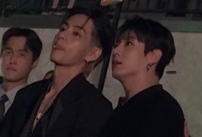 niniover7's tweet photo. AU kooktae — QUICKIE 🔞
(1ra parte)

A J’ungkook le estaba costando mucho mantener sus manos alejadas de T’aehyung esa noche.

Y un rapidín en los baños de los AMAs no estaba de más ¿No?

#kooktae #taekook https://t.co/O2Q0LE072u