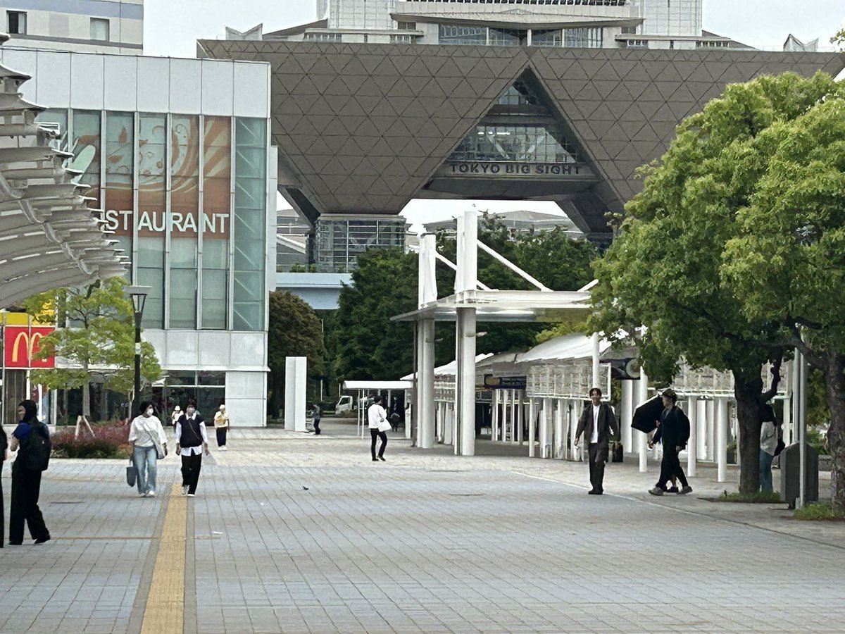 kutanidon's tweet photo. 東京ビッグサイトうおおおおおお https://t.co/UhgHT5lnaf