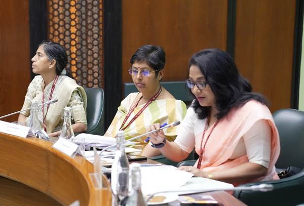 PIB_India's tweet photo. Union Minister @mpprataprao chairs Fourth Meeting of Parliamentary Consultative Committee of Ministry of Ayush

Government Strengthening Preventive Healthcare Through #Yoga and Naturopathy: Union Minister 

Consultative Committee Meeting Focuses on Expansion of Yoga and Naturopathy Sector in India

Read here: https://t.co/kcWQ273IAQ

@moayush