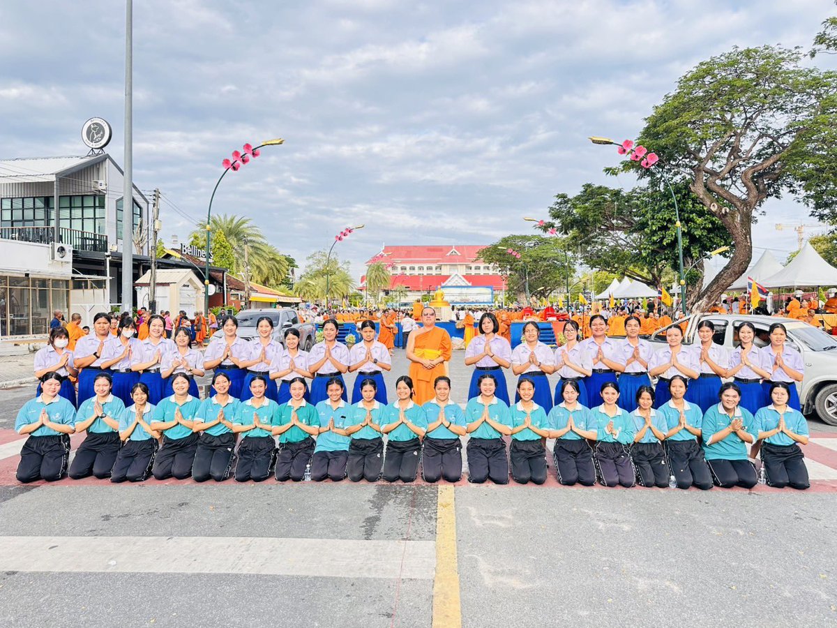 Psanitwong's tweet photo. อนุโมทนาบุญ ชาว #ปัตตานี ร่วมใจ! ✨ ทำบุญ #ตักบาตร พระ 1,000 รูป 
เพื่อน้อมถวายเป็นพุทธบูชา และถวายเป็นพระราชกุศลแด่พระพันปีหลวง 
🗓️ อาทิตย์ที่ 24 พ.ค. 69
📍 ลานศิลปวัฒนธรรม จ.ปัตตานี

📞 061-823-6086
🆔 Line: ple072
🏦 ทหารไทย: 726-2-11212-6 https://t.co/Gy3JXsnzeo