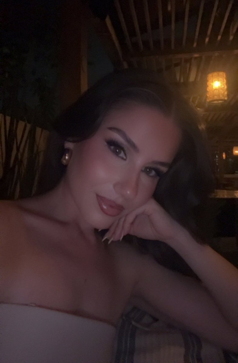 veefreitag's tweet photo. Making a quick appearance 🌻 https://t.co/uFvWUXhLaf