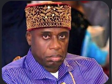 Omatune's tweet photo. The ADC in Enugu has two factions upholding yesterday's presidential primaries.

FACTION A: 
Atiku.         - 15,300 votes 
Rotimi        -2,200 votes 
Mohamed -200 votes 
                       Atiku wins 

FACTION B:
Rotimi         - 6, 050 votes 
Mohamed -4,840 votes 
Atiku.          - 1,210 votes 
                       Rotimi Amaechi wins

Going by this, ADC now has three presidential candidates

I ask again? Is this what you people wanted Peter Obi to stay and do with these power hungry ijiots?

Peter Obi and kwankwaso are too decent for this level of old age anyhowness