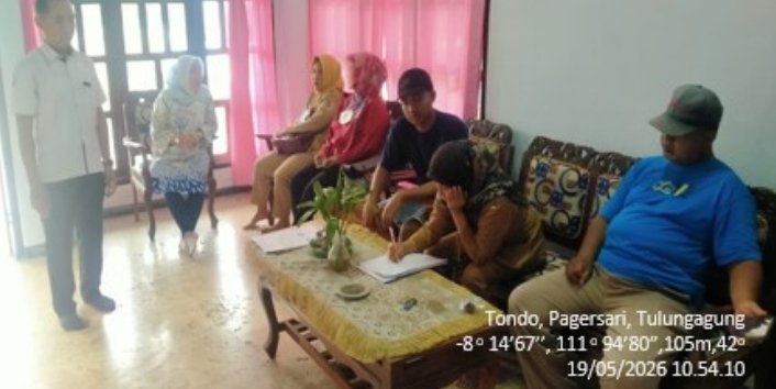 Susadiana1's tweet photo. 19/05/26),Susadiana, luhkan kabupaten Tulungagung di Pokdakan Berkah Mitra Zahara,Ds. Pagersari, kec. Kalidawir, dalam kegiatan Fasilitasi Akses Informasi Program KKP tentang Perizinan Berusaha Bidang Budidaya Ikan kepada Kelompok KP.
#GiatLuhkanSatminkalBWI 
#Tagung 
@LuhkanTLA https://t.co/QS1MH3Jr0i