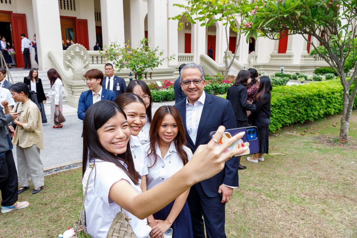 unescobangkok's tweet photo. What should education look like beyond 2030?

UNESCO in partnership with @ChulalongkornU hosted the first Asia-Pacific Youth Dialogue on the Future of Education &amp; Learning beyond 2030. From AI &amp; mental health to climate action, youth shared bold ideas for the future of education. https://t.co/1BAiyGzdgj