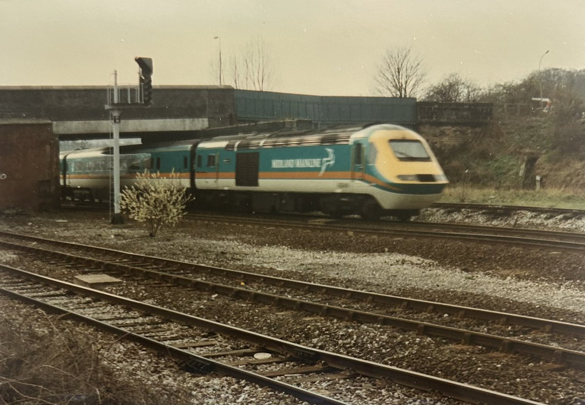 LeicRailAle170's tweet photo. Some #FocusPocus going on but don’t have that many pics of this livery . #HighSpeedTuesday at Tupton, 1997. https://t.co/fBiaSoVPmU