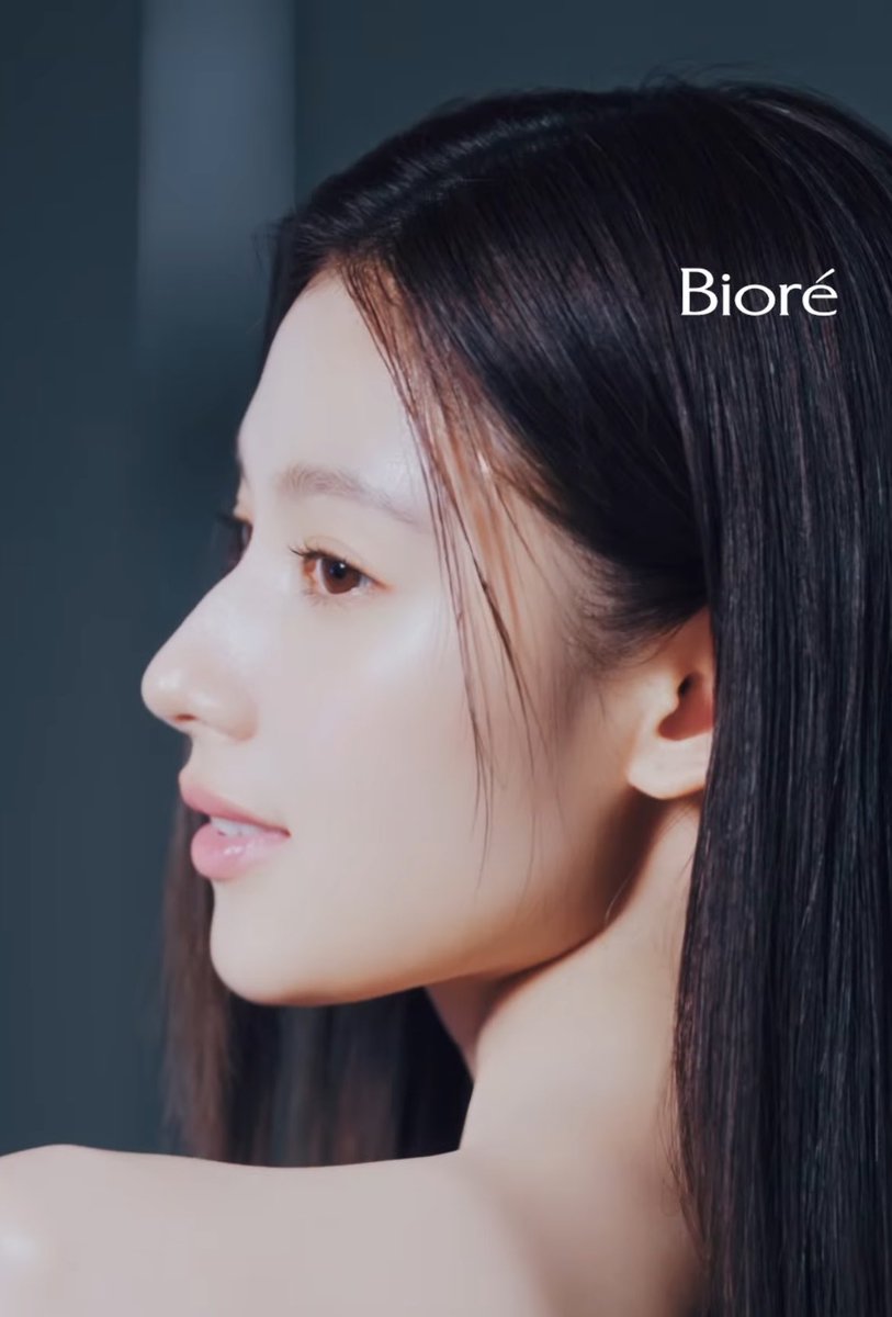 sanadorabel's tweet photo. most beautiful side profile in the world https://t.co/JhHHfQTA8p