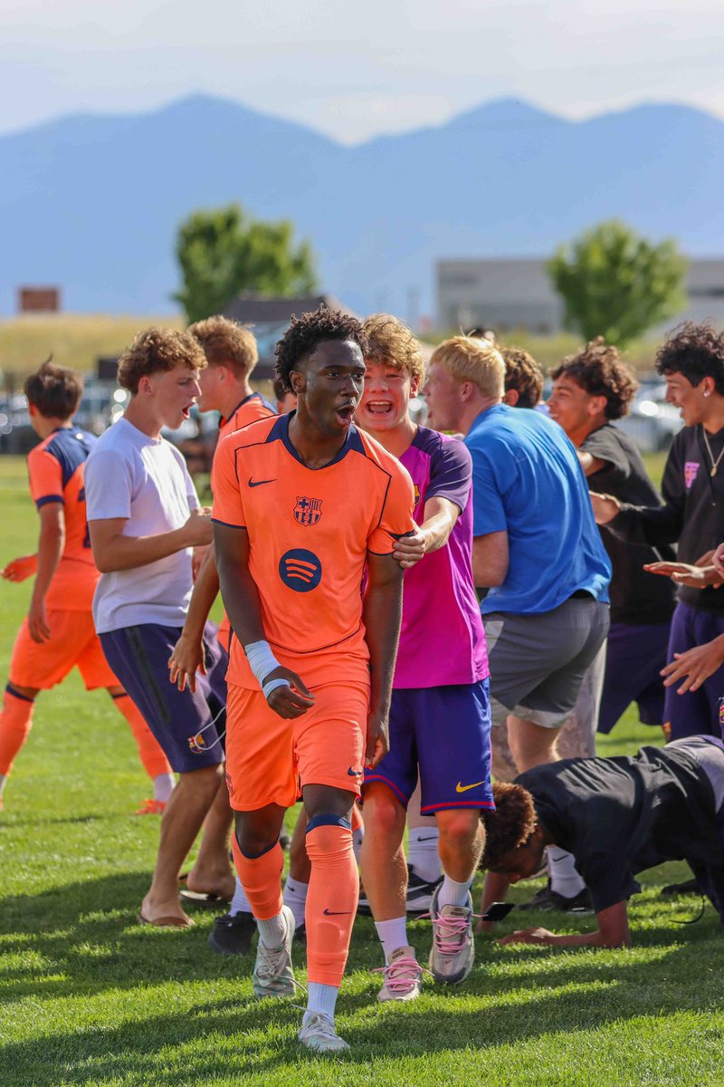 BarcaAcademyAZ's tweet photo. “It is not the critic who counts; not the man who points out how the strong man stumbles... The credit belongs to the man who is actually in the arena, whose face is marred by dust and sweat and blood; who strives valiantly... who at best knows in the end the triumph of high achievement, and who at worst, if he fails, at least fails while daring greatly...”

19 Homegrown 🆚 @SoundersAcademy 
W 6-0 (Padilla, B. Ford, Chambers, Bucci, Cisneros, I. Hernandez)

Onto the Quarterfinals! 🔵🔴