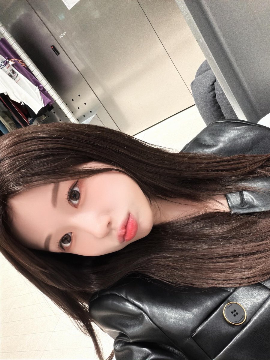 Sethbephens's tweet photo. ㄹㅏ인 친구 할사람 ?
팔로우하고 맘누르고
DM 보내면 신세계를 구경시켜주마
#일탈 #맘눌뎀 #야노 https://t.co/CBJq8Z93VQ