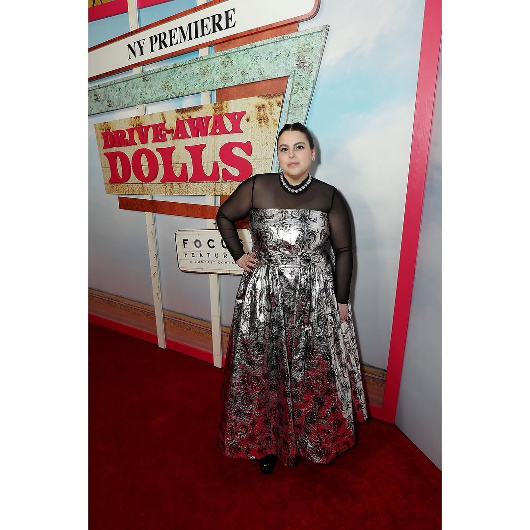 Beanie Feldstein tweet media