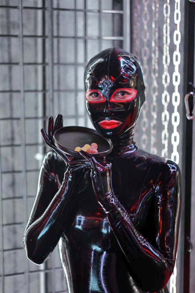 sexy Latex 💋 bkk tweet media