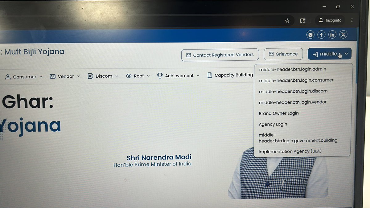 data_mewari's tweet photo. @PMSuryaGhar 
Website translation is not working 😃
Or UI package hi sahi deploy nahi hue. https://t.co/ljKk9hTmd0