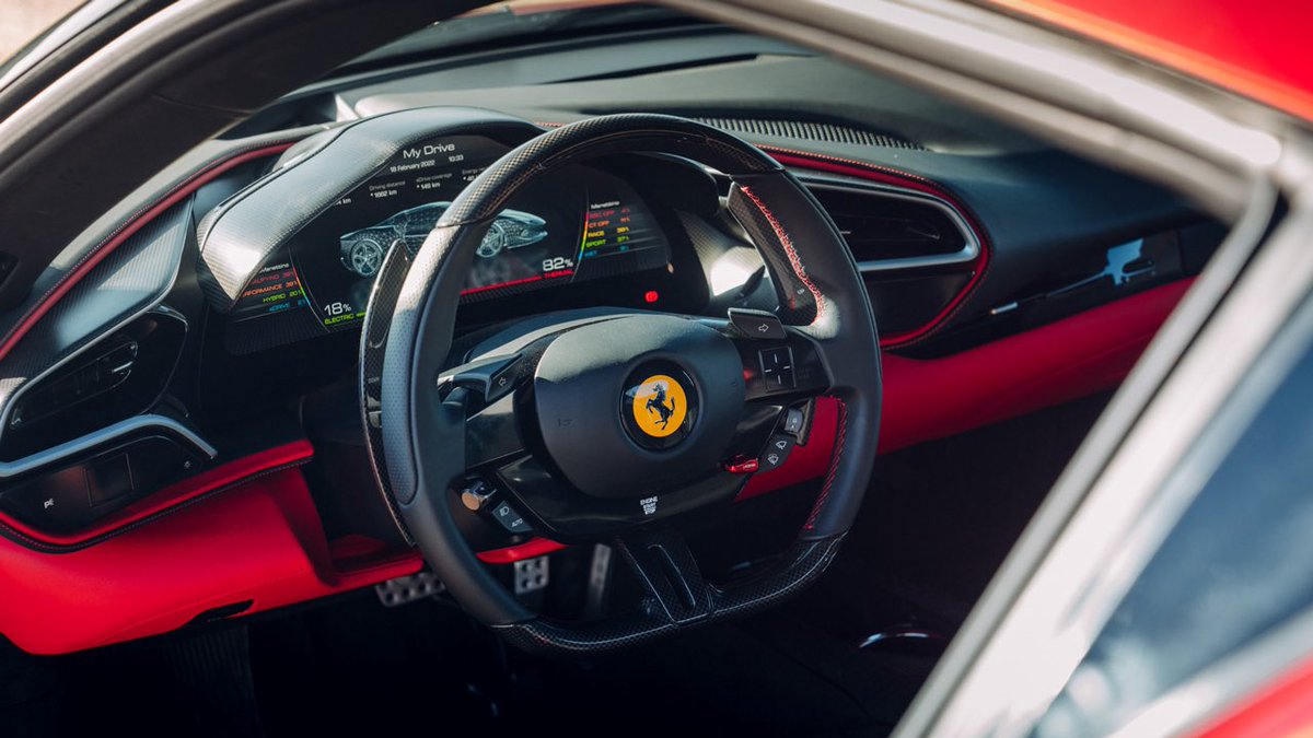 tomasz's tweet photo. @marek_2k22 @Juliuszk Przecież w Ferrari tak jest od dawna. https://t.co/3H5ZfiZxdX