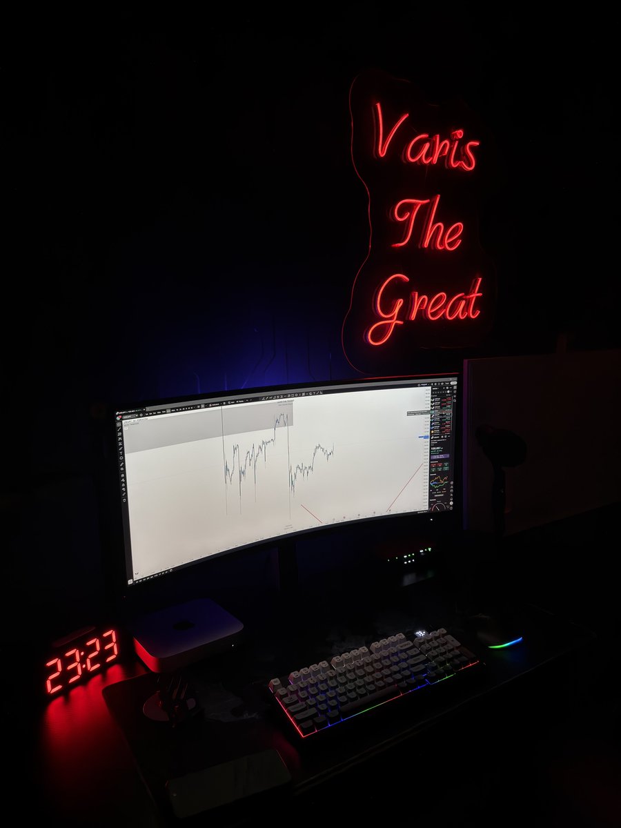 Varis tweet media