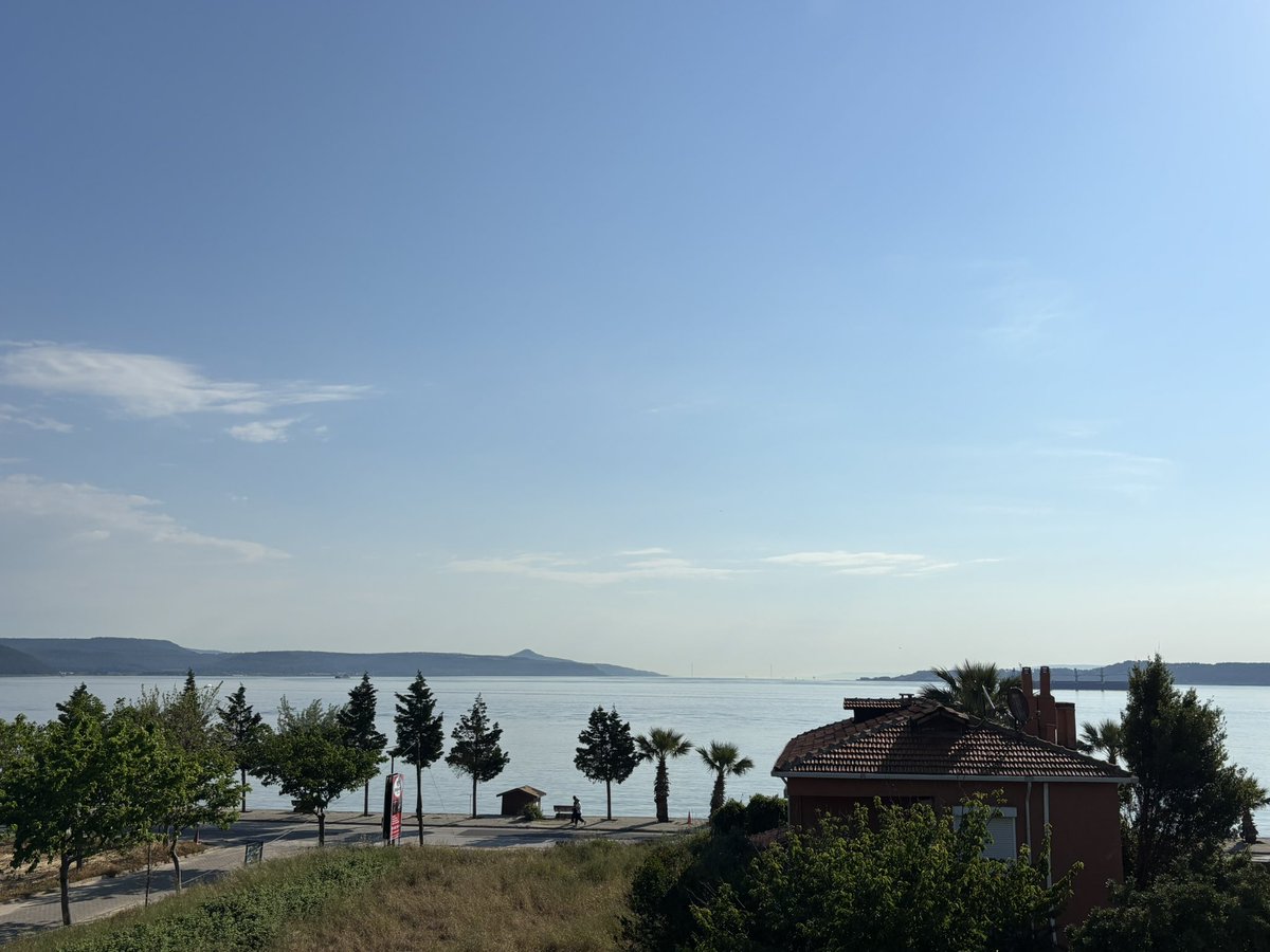 onbasieniz's tweet photo. #Günaydın #SabahKeyfi #Huzur #KahveKeyfi Güneş doğduysa umut da vardır. Güzel bir sabahın tadını çıkarıyoruz. https://t.co/LBG6F0Z57y