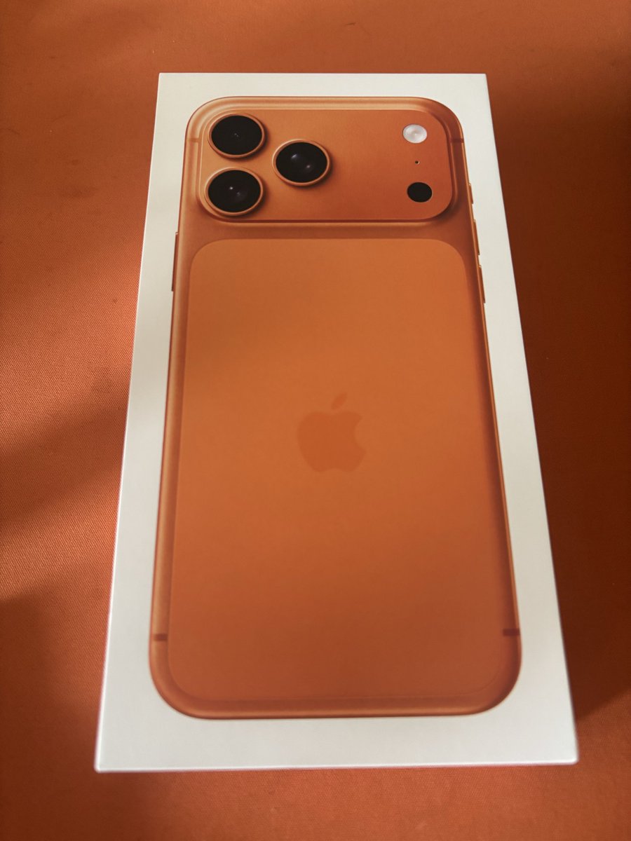 much_mnst's tweet photo. 🍊🍊🍊🍊📱 https://t.co/XVV39osL36
