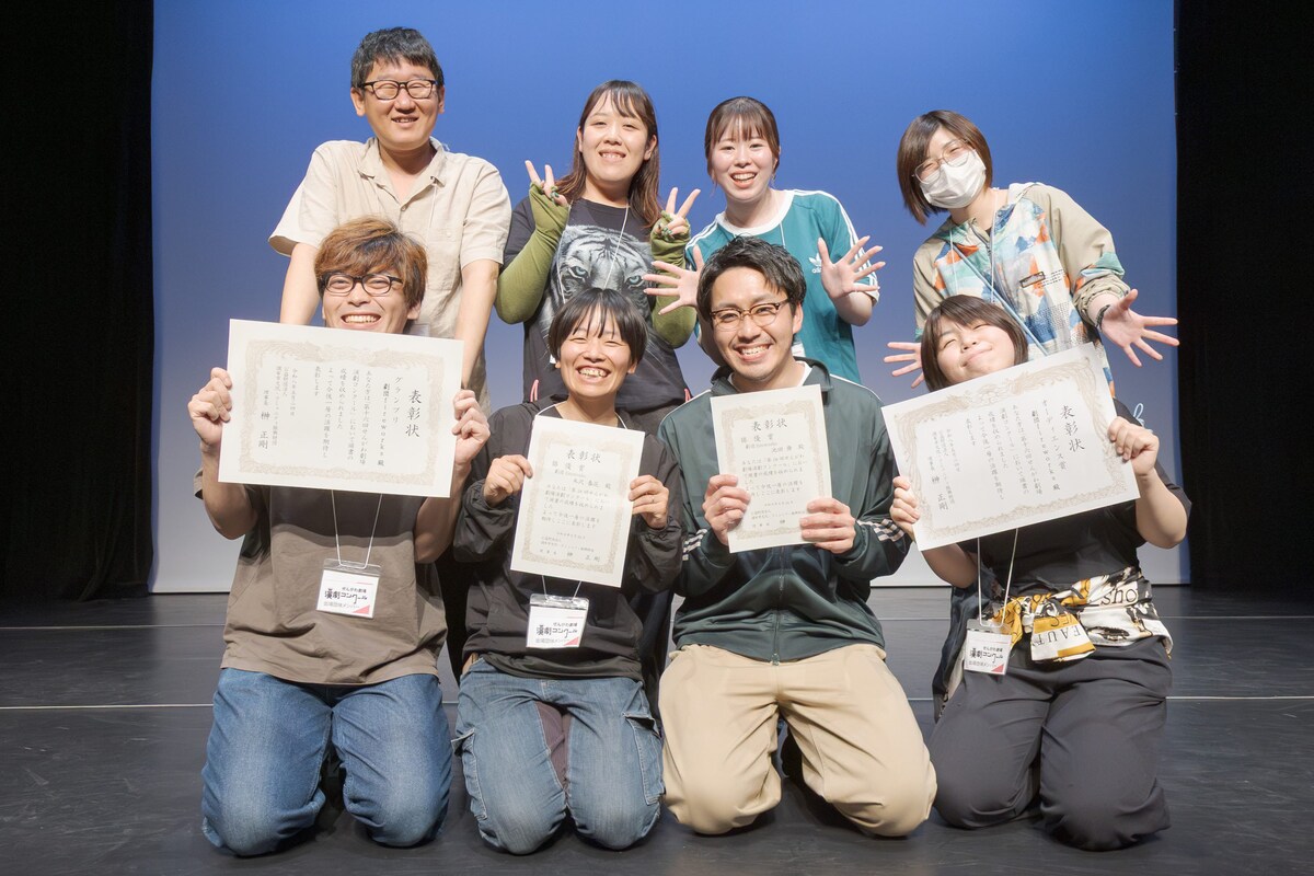stage_natalie's tweet photo. 「第16回せんがわ劇場演劇コンクール」劇団fireworksがグランプリ＆オーディエンス賞
https://t.co/y4GbkcYU5v https://t.co/aIaMP3f4o3