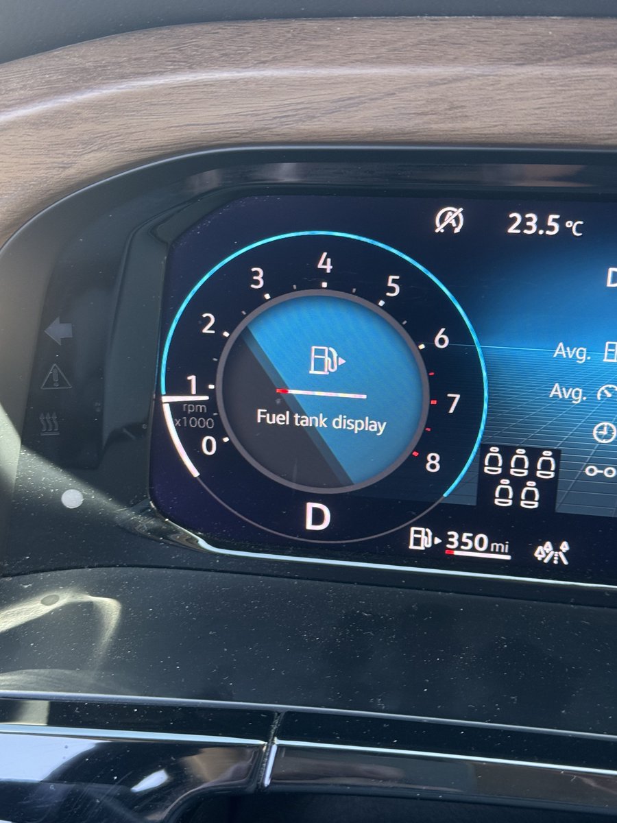 avidan's tweet photo. This is the UI for a full tank of gas in a VW Atlas 🤦‍♂️ https://t.co/AKQdh0jJhg
