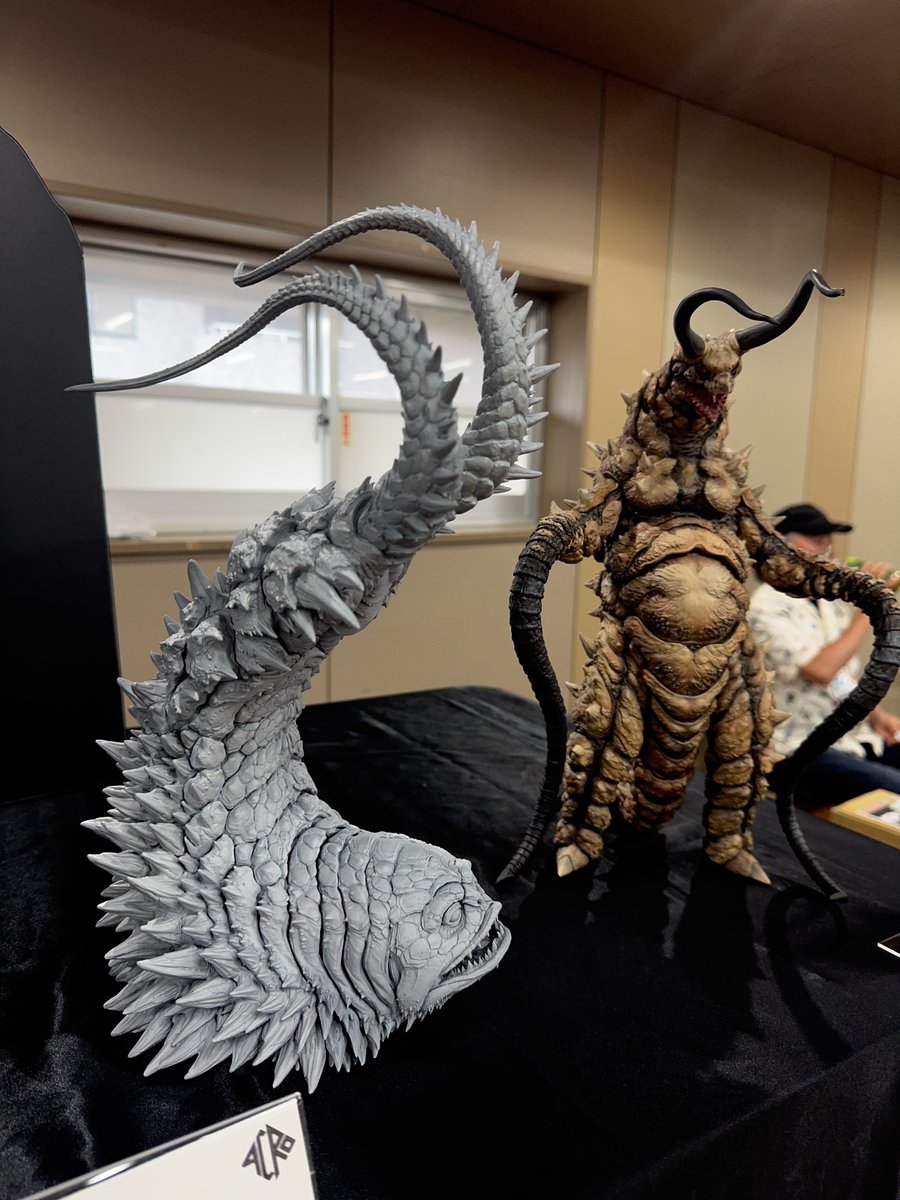 怪獣WF10にてKRS「ツインテール」原型を展示しました。 全身トゲだらけ