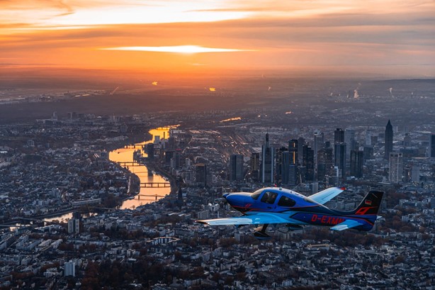 AvTraderTweets's tweet photo. ✈️ULTRA RARE: 2023 Cirrus SR22T-G6 GTS 9000th Edition (1 of 11 Worldwide)!✈️

🕑Total Time: 250 Hours
👉Full 5-Year Warranty &amp; CMX | Mint Condition

📍Located in Egelsbach, Germany

Get in touch!
🏢Captain Balu Aircraft
📲+49 162 6513637

Full listing 🔗https://t.co/K5tlXrgrI9 https://t.co/PT66IdoT8a