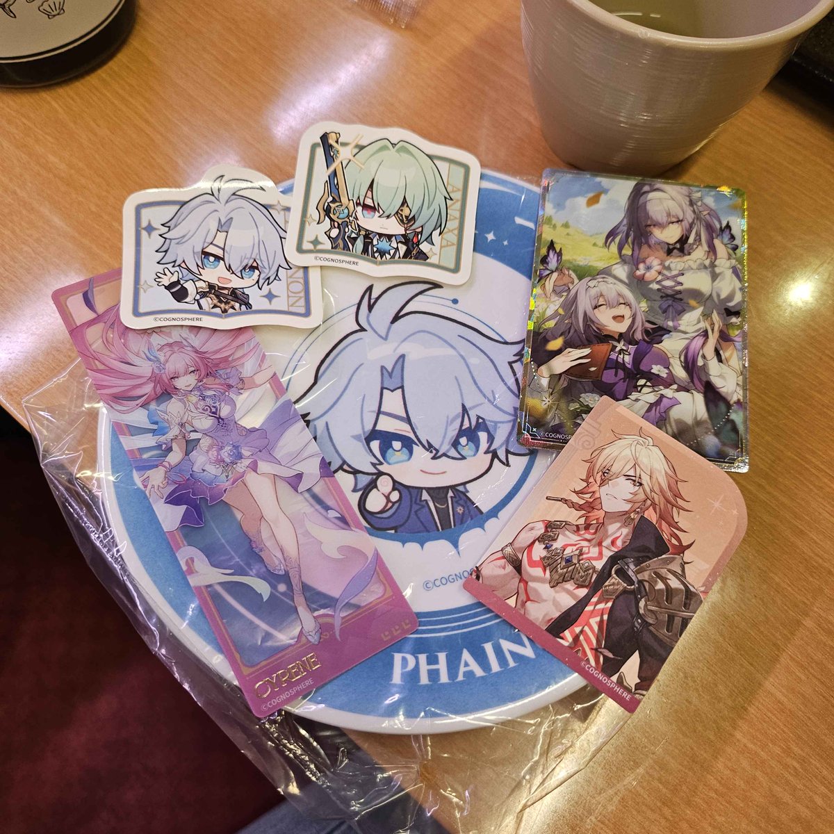 paper1129's tweet photo. スシローコラボカードも欲しかったな〜
前半も後半もどっちもなくて友達がくれたシークレットのみ... https://t.co/plDwxyhj51