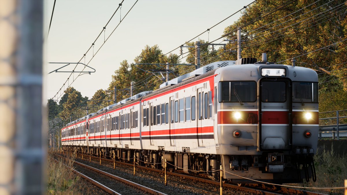 k3vnoji's tweet photo. KRL pt jepang awor awor mantab #runningtrain https://t.co/fIAvweIRfc