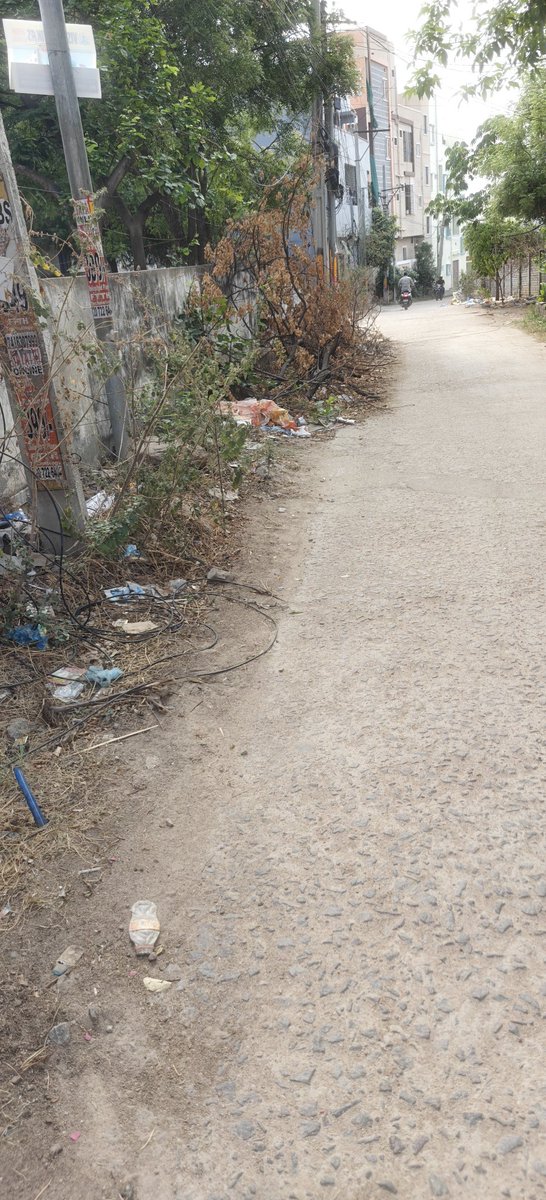 Umapathyhyd's tweet photo. @ZC_Secunderabad @CommissionrGHMC @ZC_Khairatabad please see the condition of roads and dirt kachra trash everywhere. No one to clear or clean. Sainagar. Road no 1, Balapur, behind Hanuman temple @MC_Badangpet https://t.co/nHlpaAl9cp