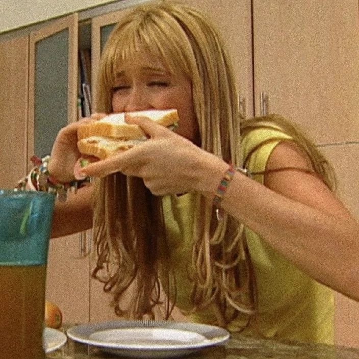 cemeterybunnie's tweet photo. Me high af eating everything I see in the kitchen cos munchies https://t.co/ejJXiOt0jo